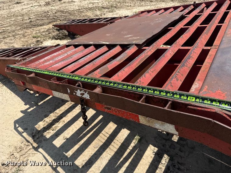 image for item ED5723 2010 Gooseneck Trailer 1032102A12A2 equipment trailer