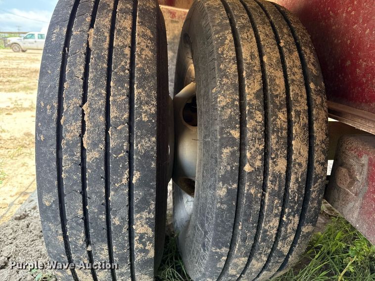 image for item ED5723 2010 Gooseneck Trailer 1032102A12A2 equipment trailer