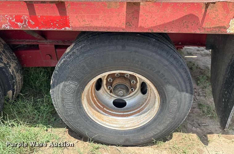 image for item ED5723 2010 Gooseneck Trailer 1032102A12A2 equipment trailer