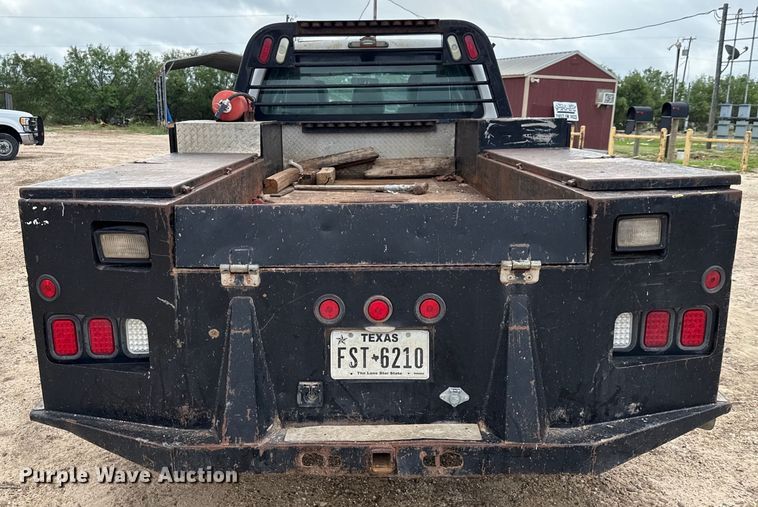 image for item ED5724 2011 Ford F350 Super Duty Crew Cab flatbed pickup truck