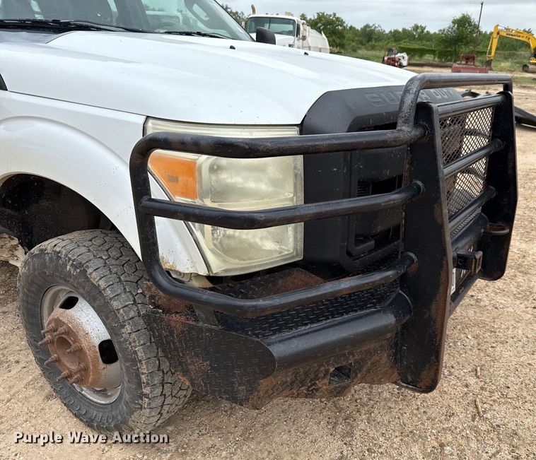 image for item ED5724 2011 Ford F350 Super Duty Crew Cab flatbed pickup truck