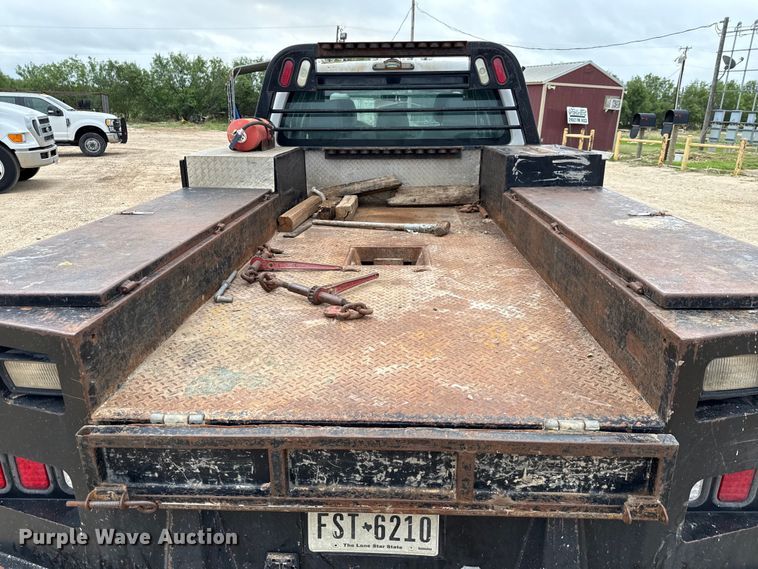 image for item ED5724 2011 Ford F350 Super Duty Crew Cab flatbed pickup truck