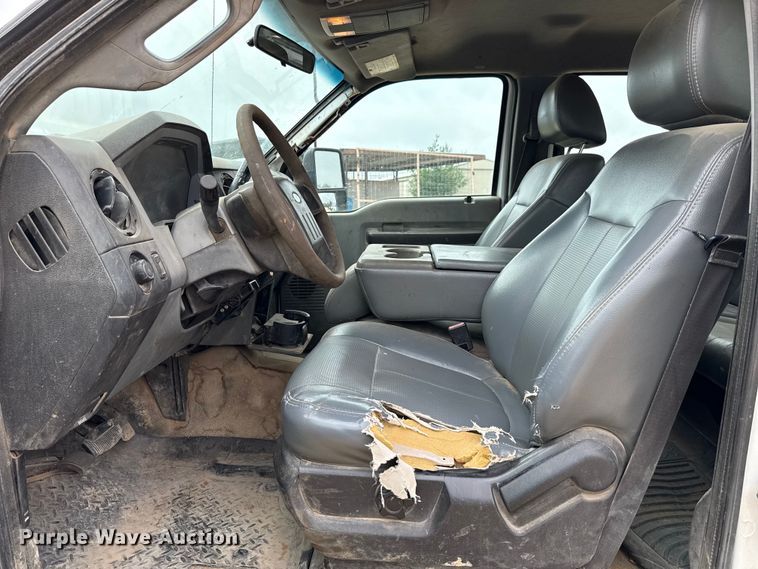 image for item ED5724 2011 Ford F350 Super Duty Crew Cab flatbed pickup truck