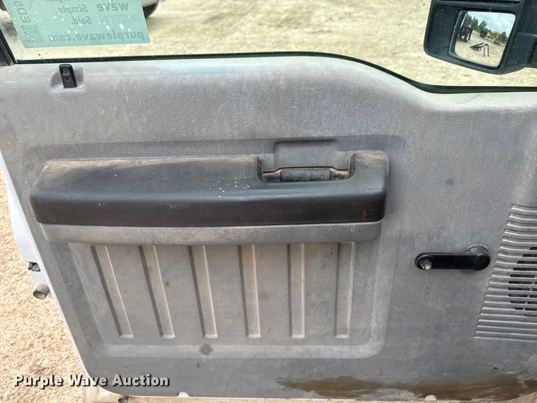 image for item ED5724 2011 Ford F350 Super Duty Crew Cab flatbed pickup truck