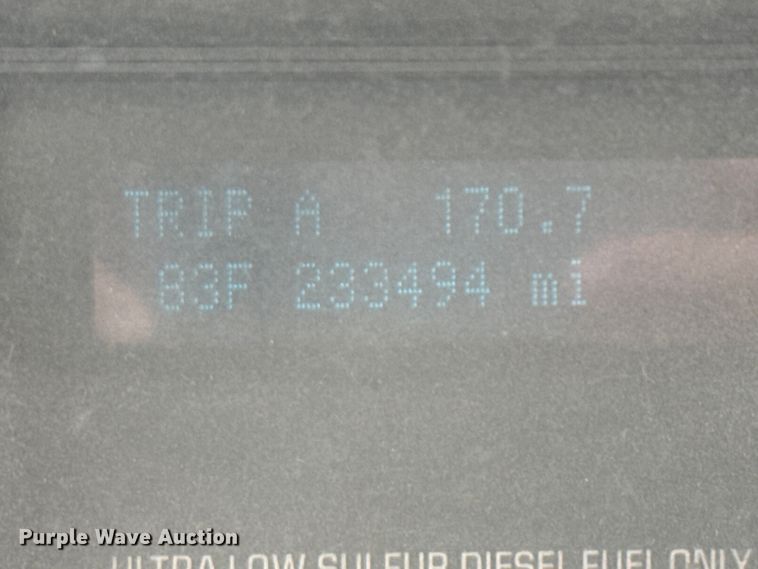 image for item ED5724 2011 Ford F350 Super Duty Crew Cab flatbed pickup truck