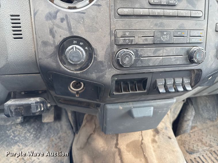 image for item ED5724 2011 Ford F350 Super Duty Crew Cab flatbed pickup truck