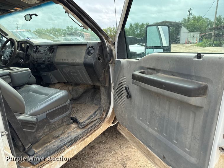 image for item ED5724 2011 Ford F350 Super Duty Crew Cab flatbed pickup truck