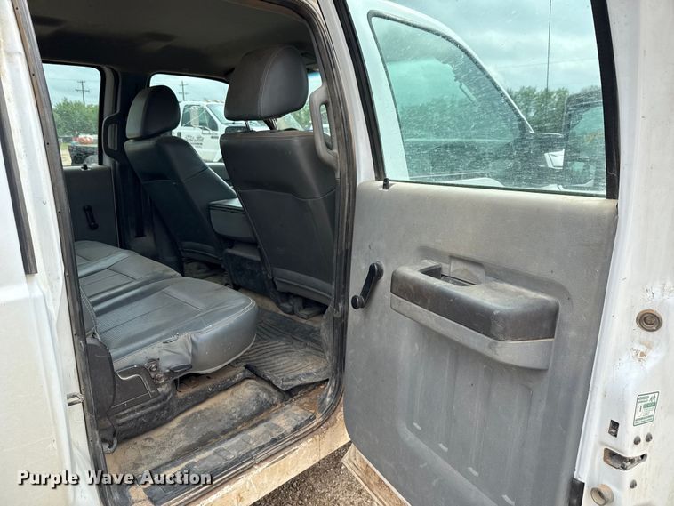 image for item ED5724 2011 Ford F350 Super Duty Crew Cab flatbed pickup truck