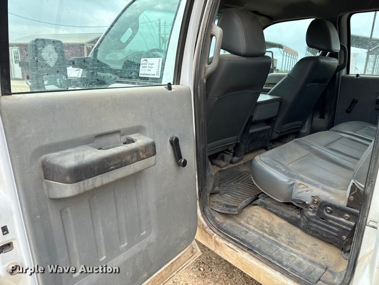 image for item ED5724 2011 Ford F350 Super Duty Crew Cab flatbed pickup truck