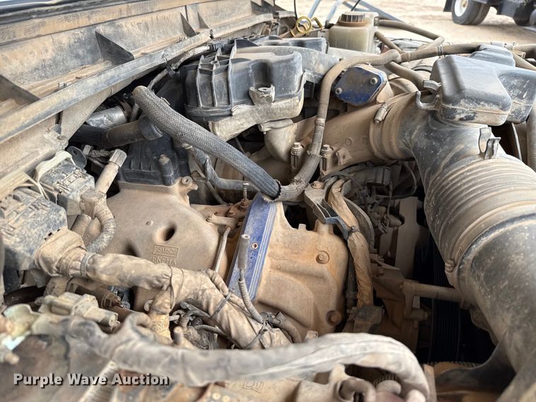 image for item ED5724 2011 Ford F350 Super Duty Crew Cab flatbed pickup truck