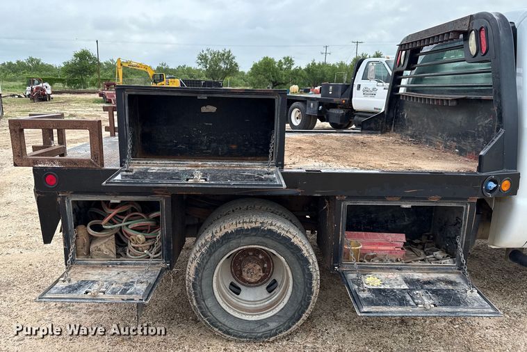 image for item ED5730 2011 Ford F350 Super Duty Crew Cab flatbed pickup truck