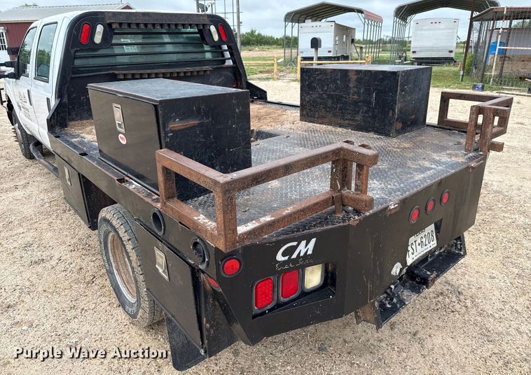 image for item ED5730 2011 Ford F350 Super Duty Crew Cab flatbed pickup truck