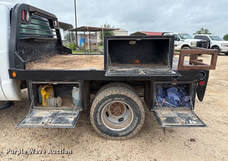 image for item ED5730 2011 Ford F350 Super Duty Crew Cab flatbed pickup truck