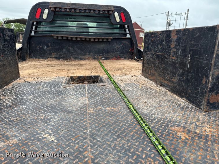 image for item ED5730 2011 Ford F350 Super Duty Crew Cab flatbed pickup truck