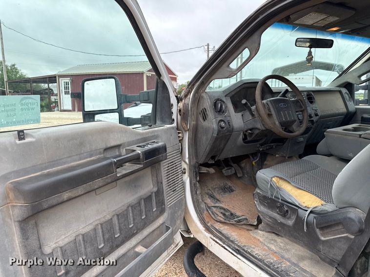 image for item ED5730 2011 Ford F350 Super Duty Crew Cab flatbed pickup truck