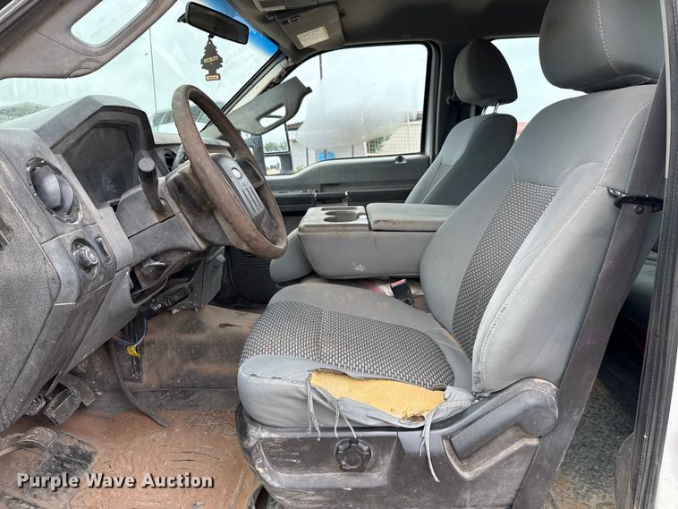 image for item ED5730 2011 Ford F350 Super Duty Crew Cab flatbed pickup truck