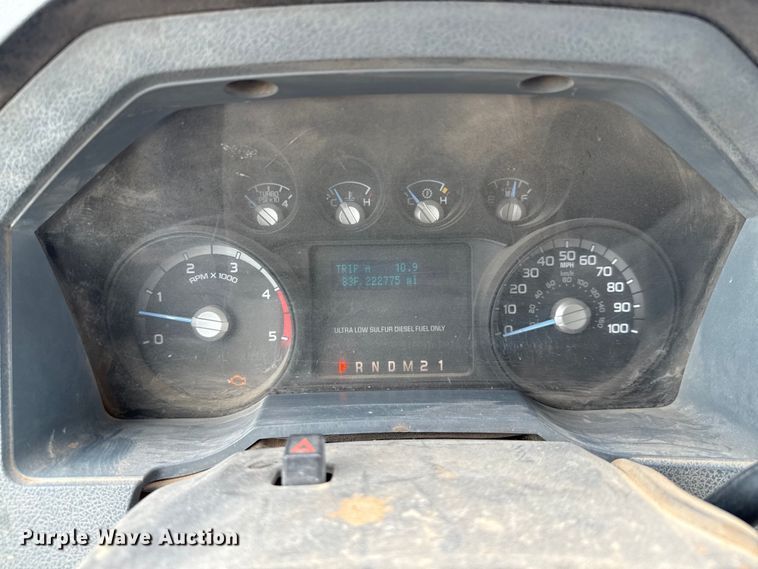 image for item ED5730 2011 Ford F350 Super Duty Crew Cab flatbed pickup truck