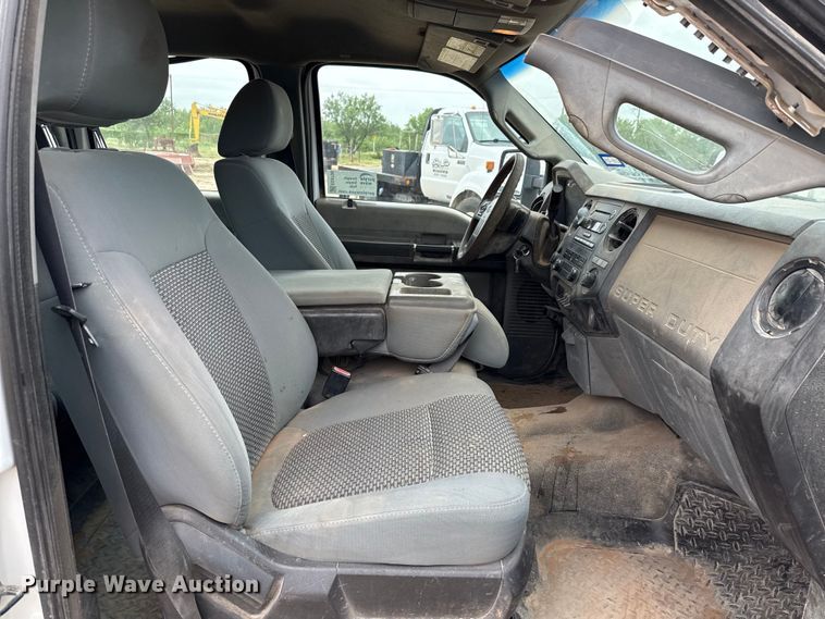 image for item ED5730 2011 Ford F350 Super Duty Crew Cab flatbed pickup truck