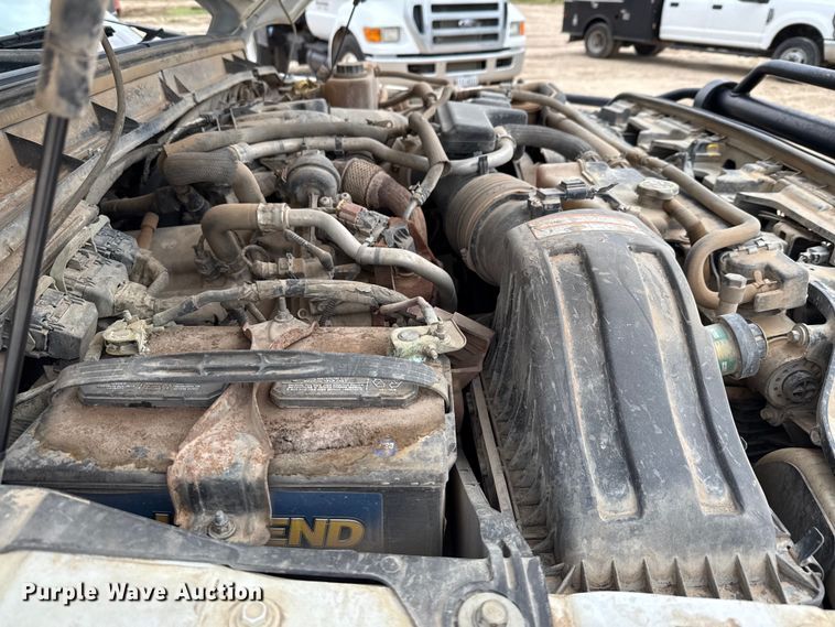 image for item ED5730 2011 Ford F350 Super Duty Crew Cab flatbed pickup truck