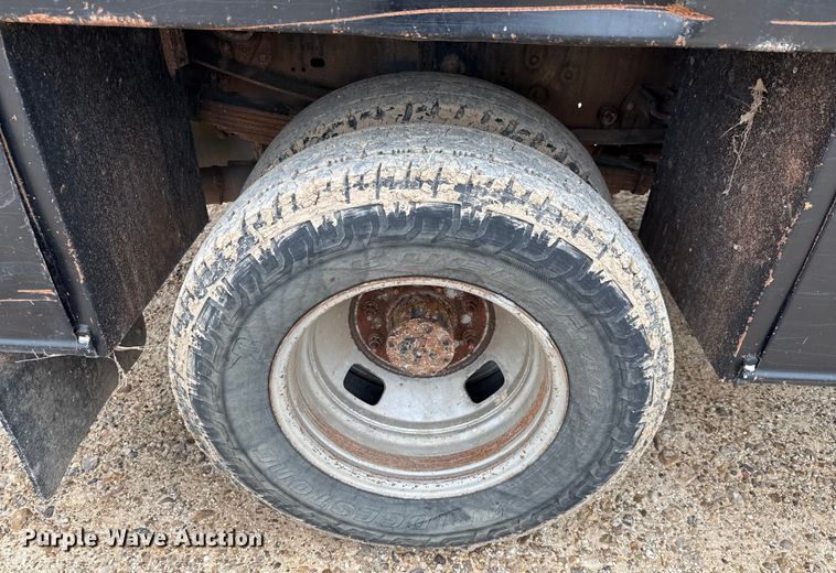 image for item ED5730 2011 Ford F350 Super Duty Crew Cab flatbed pickup truck