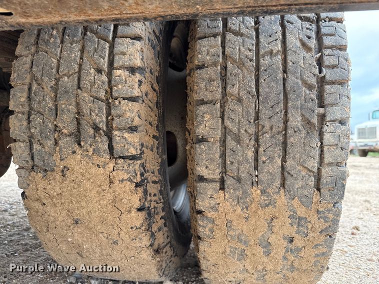 image for item ED5730 2011 Ford F350 Super Duty Crew Cab flatbed pickup truck