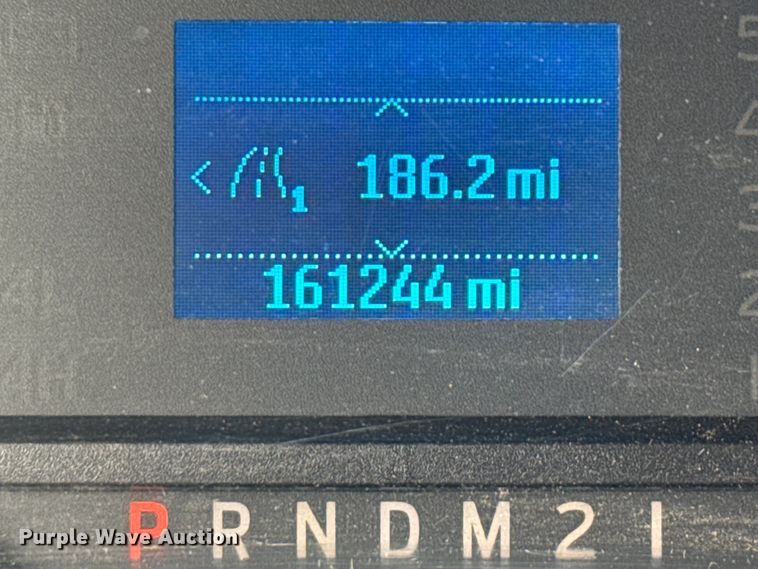 image for item ED5742 2017 Ford F350 Super Duty Crew Cab flatbed pickup truck