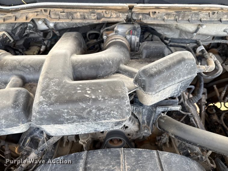 image for item ED5742 2017 Ford F350 Super Duty Crew Cab flatbed pickup truck