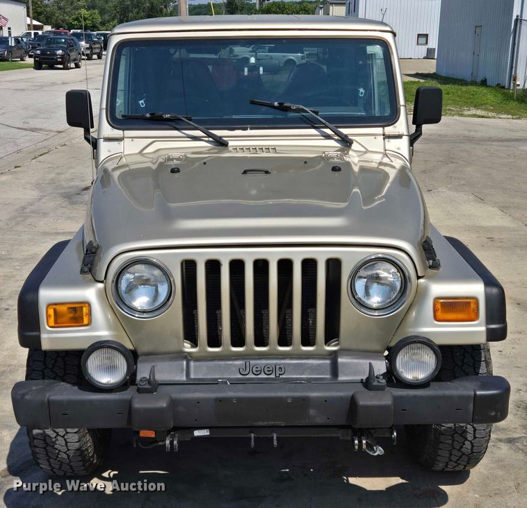 image for item EF1498 2002 Jeep Wrangler Sport SUV