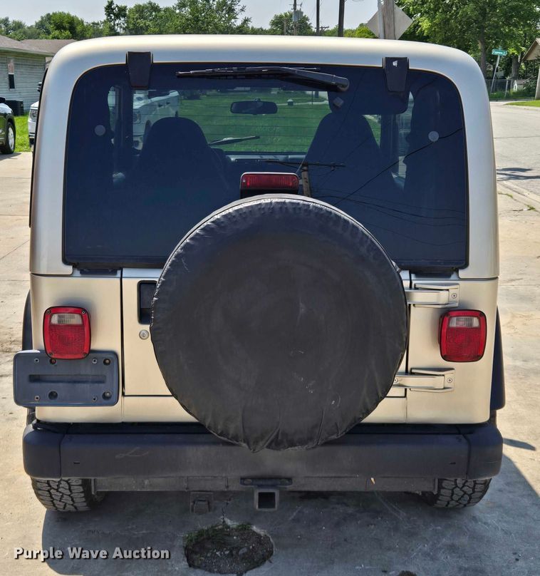 image for item EF1498 2002 Jeep Wrangler Sport SUV