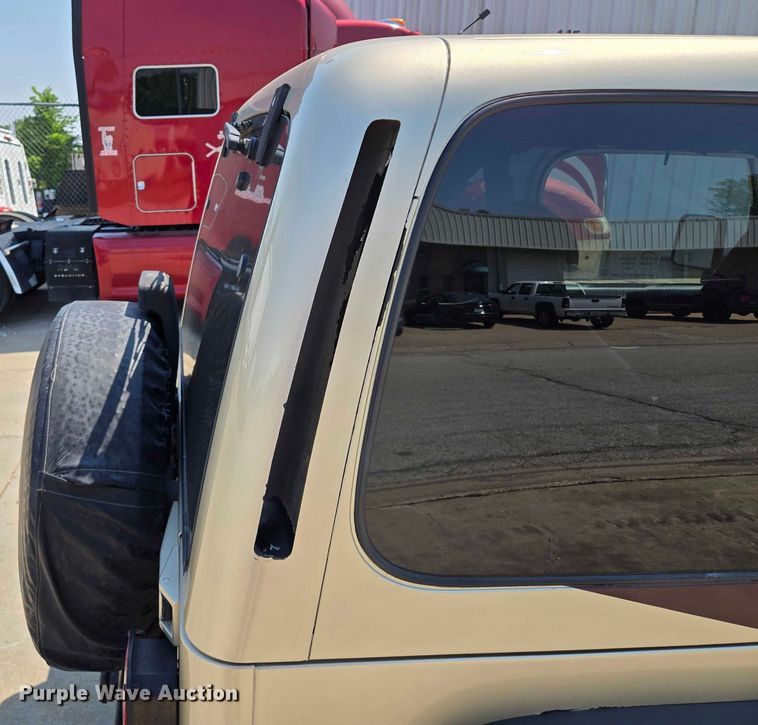 image for item EF1498 2002 Jeep Wrangler Sport SUV