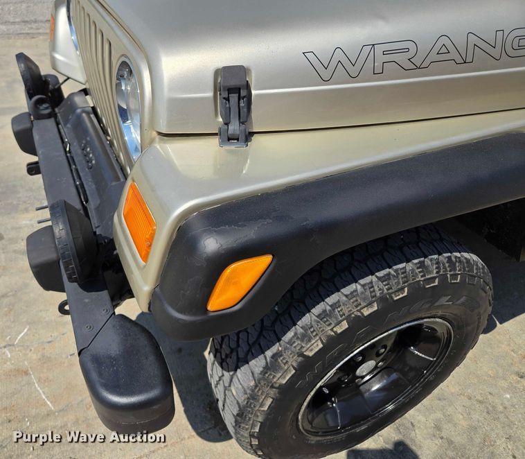 image for item EF1498 2002 Jeep Wrangler Sport SUV