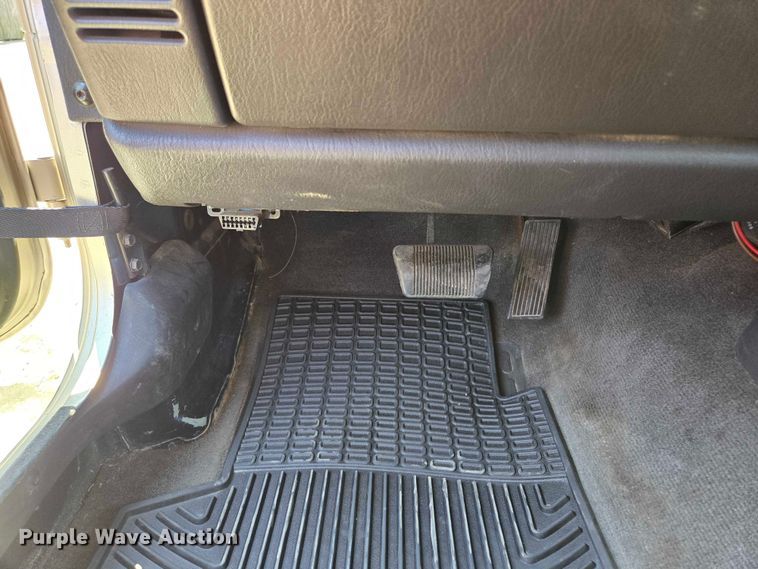 image for item EF1498 2002 Jeep Wrangler Sport SUV