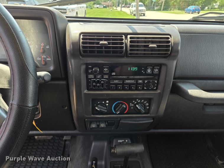 image for item EF1498 2002 Jeep Wrangler Sport SUV