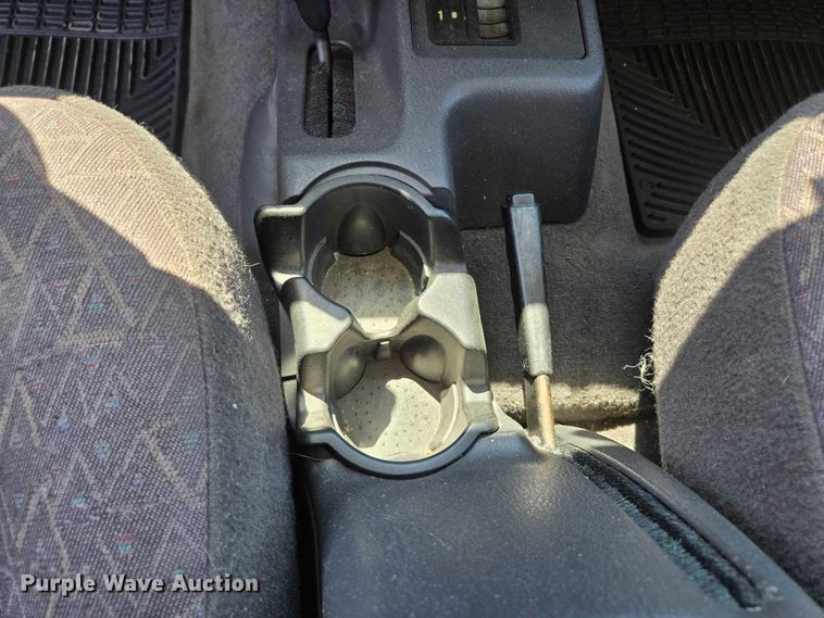 image for item EF1498 2002 Jeep Wrangler Sport SUV