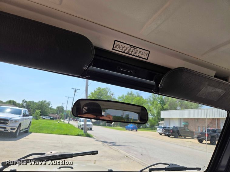 image for item EF1498 2002 Jeep Wrangler Sport SUV