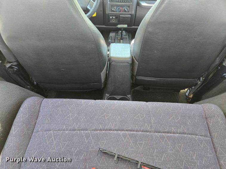 image for item EF1498 2002 Jeep Wrangler Sport SUV