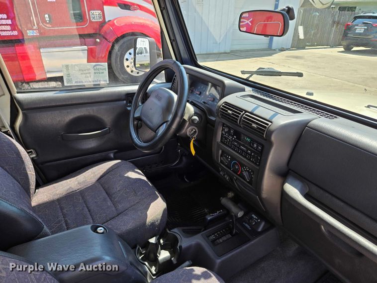 image for item EF1498 2002 Jeep Wrangler Sport SUV