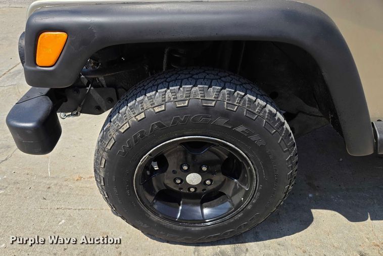 image for item EF1498 2002 Jeep Wrangler Sport SUV