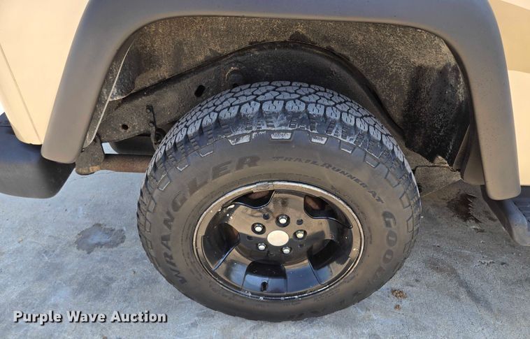 image for item EF1498 2002 Jeep Wrangler Sport SUV