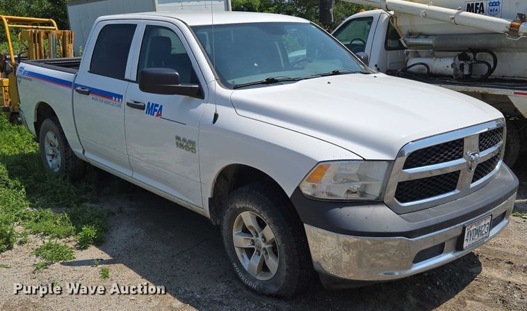 image for item EF1507 2015 Dodge Ram 1500  Crew Cab pickup truck