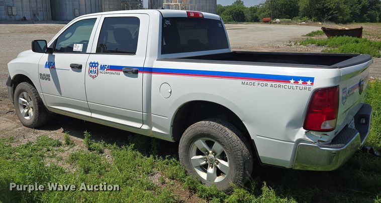 image for item EF1507 2015 Dodge Ram 1500  Crew Cab pickup truck