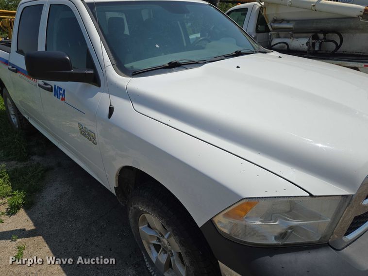 image for item EF1507 2015 Dodge Ram 1500  Crew Cab pickup truck