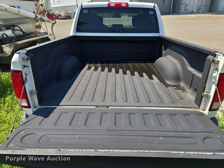 image for item EF1507 2015 Dodge Ram 1500  Crew Cab pickup truck