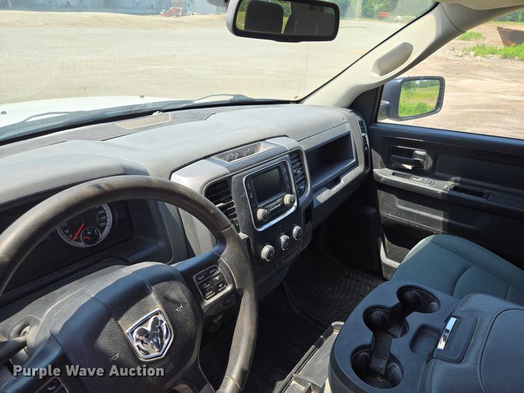 image for item EF1507 2015 Dodge Ram 1500  Crew Cab pickup truck