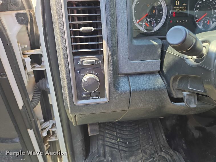 image for item EF1507 2015 Dodge Ram 1500  Crew Cab pickup truck