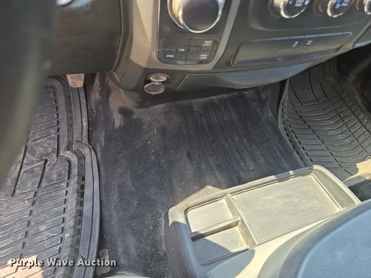 image for item EF1507 2015 Dodge Ram 1500  Crew Cab pickup truck