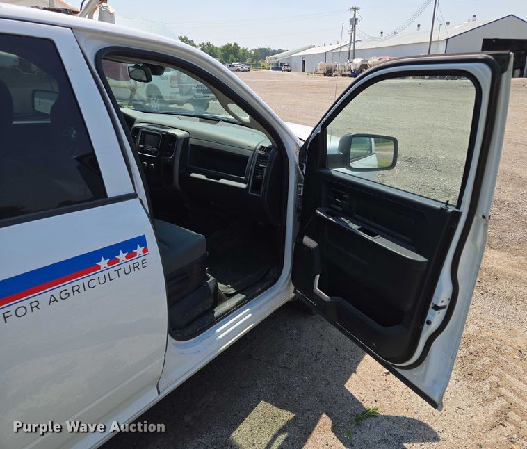 image for item EF1507 2015 Dodge Ram 1500  Crew Cab pickup truck