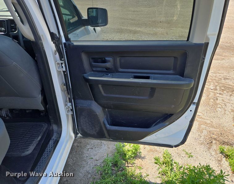 image for item EF1507 2015 Dodge Ram 1500  Crew Cab pickup truck