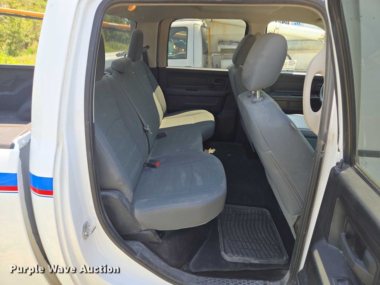 image for item EF1507 2015 Dodge Ram 1500  Crew Cab pickup truck