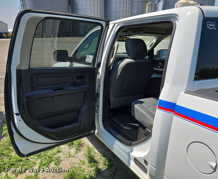 image for item EF1507 2015 Dodge Ram 1500  Crew Cab pickup truck